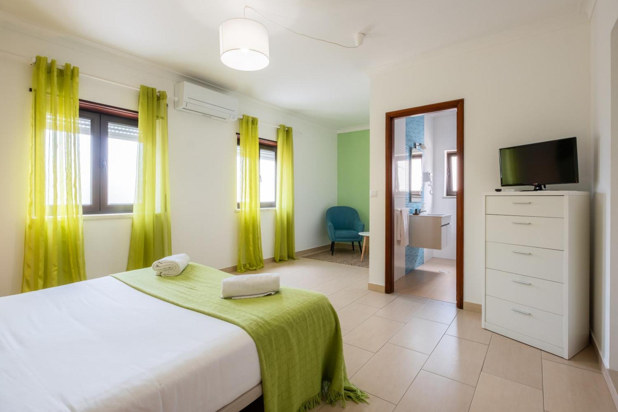 West Side Guesthouse 佩尼契 外观 照片
